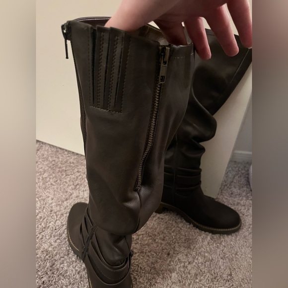 White Mountain Boots - Picture 9 of 11